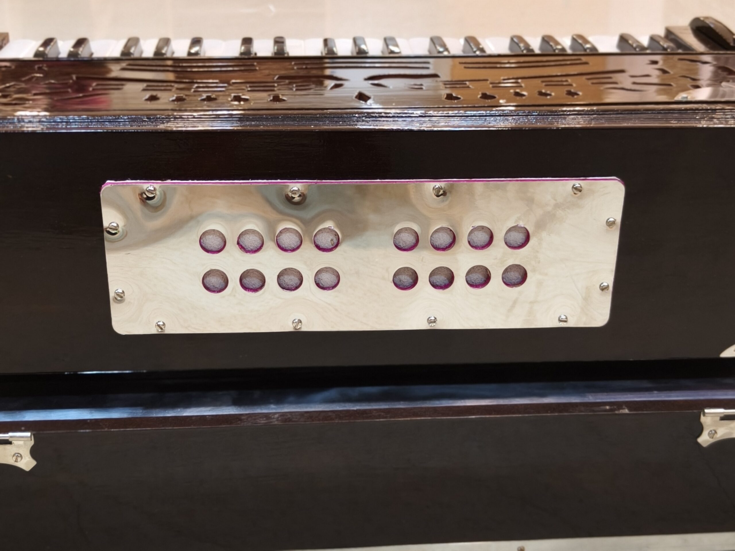 oplus_2162704 Rasa Veena Harmonium | 3.5 Octave | 2 Liner Box Harmonium - Image 10